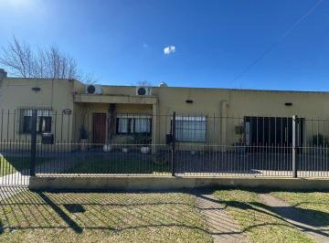 Casa · 245m² · 5 Ambientes · 2 Cocheras · Casa en Veta 5 Ambientes, Zelaya, Pilar - Amoblada