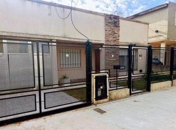 Casa · 130m² · 4 Ambientes · 2 Cocheras · Venta Casa 4 Amb en Pacheco Tigre Apto Credito