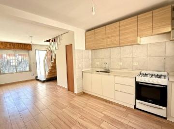 PH · 53m² · 3 Ambientes · 1 Cochera · PH en Venta 3 Ambientes en Carapachay con Cochera