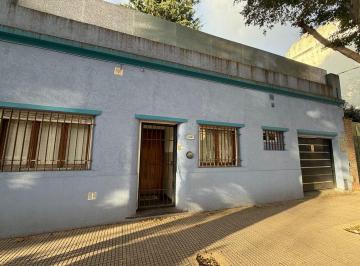 Casa · 99m² · 3 Ambientes · 1 Cochera · Venta V. Urquiza Casa 3 Amb Patio Terraza y Garage
