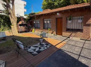 Casa · 267m² · 5 Ambientes · 2 Cocheras · Venta Casa Florencio Varela Centro con Jardin