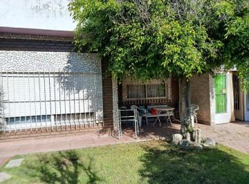 Casa · 99m² · 4 Ambientes · 2 Cocheras · Casa 4 Ambientes en Venta El Jaguel Monte Grande