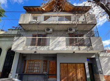 PH · 220m² · 5 Ambientes · 1 Cochera · Venta PH Parque Chacabuco 5 Amb Quincho Cochera