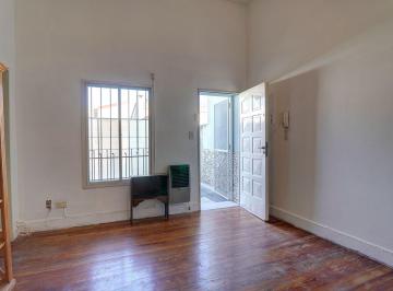 PH · 49m² · 2 Ambientes · PH 2 Amb en Venta Flores Galeria Semicubierta