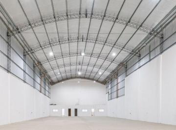 Bodega-Galpón · 686m² · Venta Galpón a Estrenar Ofic. Apto Básquet Padel