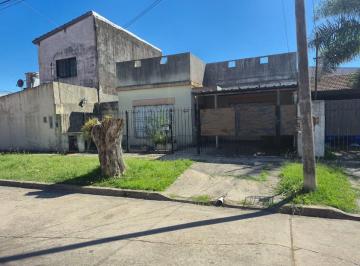 Casa · 77m² · 4 Ambientes · 1 Cochera · Casa Venta Ituzango Norte 4 Amb Apta Credito Hipo