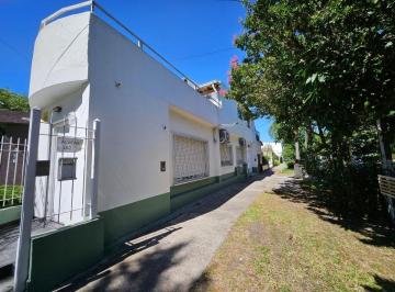 Casa · 211m² · 5 Ambientes · 1 Cochera · Venta 2 Viviendas Apto Comercio Ituzaingo Norte