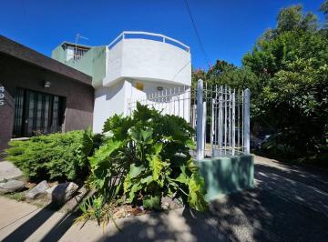 Casa · 211m² · 5 Ambientes · 1 Cochera · Venta Casa - 2 Viviendas - Ituzaingo Norte
