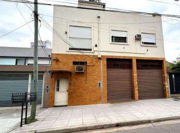 Casa · 236m² · 6 Ambientes · 1 Cochera · Casa en Venta 6 Ambientes en Morón con Taller