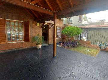 Casa · 95m² · 4 Ambientes · 1 Cochera · Casa Duplex 4 Ambientes con Patio Jardin Parrilla