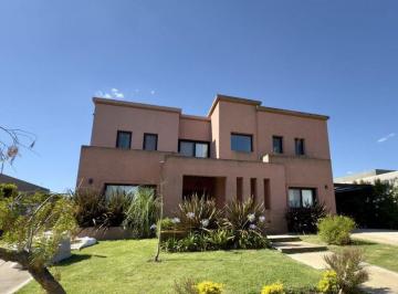 Casa · 250m² · 7 Ambientes · 2 Cocheras · Venta Casa 7 Amb Canton Norte a La Laguna