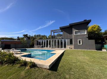 Casa · 180m² · 4 Ambientes · 3 Cocheras · Casa en Alquiler Berisso 3 Dorm. Pileta