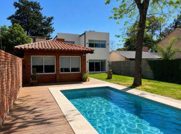 Casa · 176m² · 5 Ambientes · Venta Casa en Pueblo Esther - Excelente Ubicación