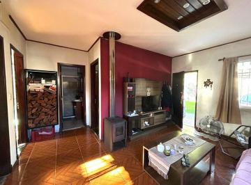 Casa · 71m² · 3 Ambientes · 2 Cocheras · Venta Casa 2 Dorm. Abayuba - Jardin y Barbacoa