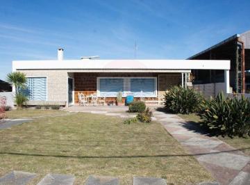 Casa · 297m² · 6 Ambientes · 2 Cocheras · Venta Casa 4 Dorm. en San Jacinto con Garaje