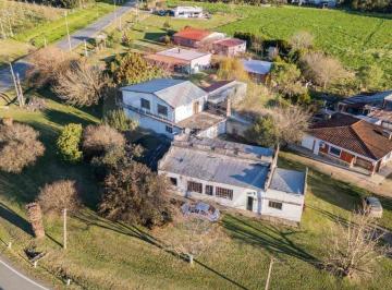 Casa · 296m² · 9 Ambientes · 1 Cochera · Venta 2 Casas, Apto y Local en Canelón Chico