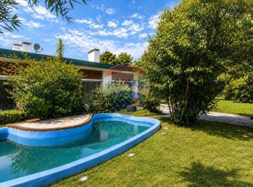Casa · 128m² · 4 Ambientes · Venta Casas en Doble Terreno Esquina Las Toscas