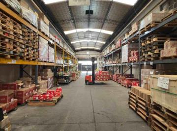Bodega-Galpón · 2000m² · Venta Industrial Galpones 2000 m C/oficinas. Caseros