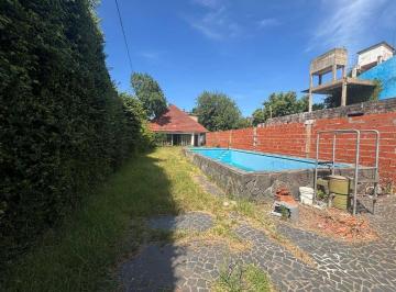 Casa · 260m² · 4 Ambientes · 3 Cocheras · Venta Casa Palomar + Pileta + Galpon 591 m² Terreno