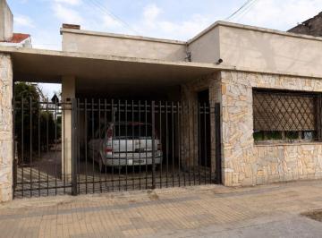 Casa · 190m² · 4 Ambientes · 1 Cochera · Venta Casa Más Departamento - Hurlingham - Centro