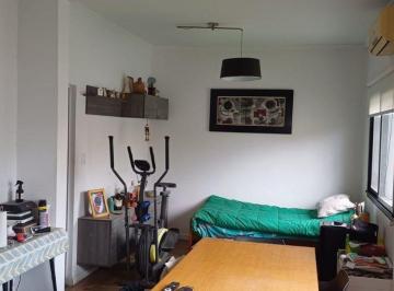 PH · 93m² · 3 Ambientes · 1 Cochera · Venta PH 2 Amb Hurlingham Potencial Ampliación