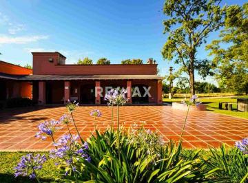 Terreno · 2000m² · Lote en Venta en con Vista Abierta Al Golf