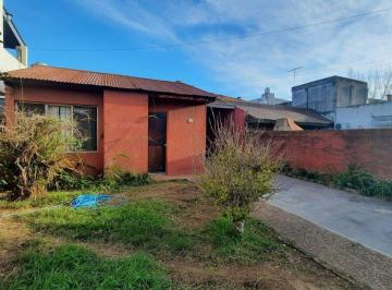 Casa · 56m² · 3 Ambientes · 1 Cochera · Venta Casa 3 Ambientes Villa Ballester a Reciclar