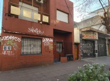 PH · 56m² · 3 Ambientes · P. H. 3 Amb Frente Caseros Centro Refaccionar