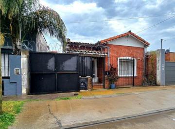 Casa · 90m² · 3 Ambientes · 3 Cocheras · Casa en Venta 3 Amb V. Adelina Jardin y Parrilla