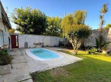 Casa · 190m² · 4 Ambientes · 2 Cocheras · Venta de Casa 3 Dormito San Nicolás de Los Arroyos