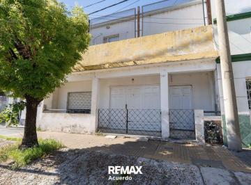 Casa · 190m² · 5 Ambientes · 1 Cochera · Venta de Casa + Depto en Zona Centrica San Nicolas