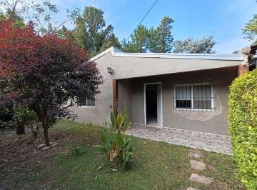 Casa · 280m² · 4 Ambientes · 2 Cocheras · Venta Casa en Arroyo Leyes 2 Dorm y 2 Baños