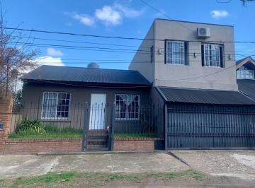 Casa · 164m² · 5 Ambientes · 3 Cocheras · Casa 5 Ambientes Venta Ingeniero Maschwitz Amplia