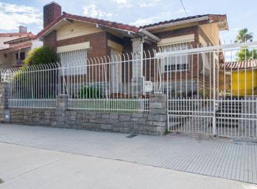 Casa · 140m² · 4 Ambientes · Chalet 3 Amb - en Venta Bernal