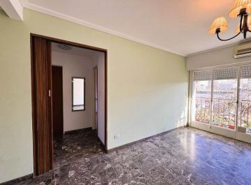 Departamento · 58m² · 3 Ambientes · 1 Cochera · Luminoso 3 Amb con Cochera y Balcón en Floresta