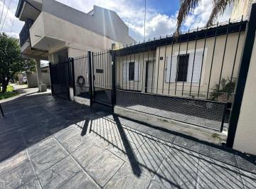 Casa · 85m² · 3 Ambientes · 2 Cocheras · Venta Casa 3 Ambientes en Barrio Altos de Podesta