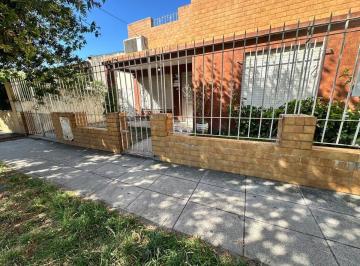 Casa · 105m² · 3 Ambientes · Casa en Venta 3 Ambientes Hurlingham Apto Credito