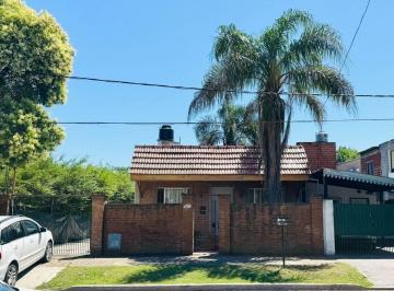 Casa · 70m² · 3 Ambientes · 2 Cocheras · Venta Casa 3 Ambientes Ituzaingo Parque y Cochera