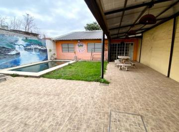 Casa · 199m² · 5 Ambientes · 1 Cochera · Venta Casa 5 Amb C/pileta Quincho Jardin y Depto