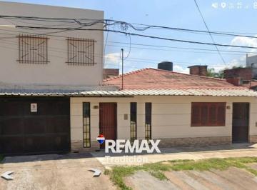 Casa · 225m² · 7 Ambientes · 1 Cochera · Venta Casa + Depto en Macrocentro