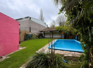 Casa · 80m² · 3 Ambientes · PH en Venta Monte Grande con Pileta