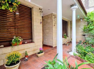 Casa · 107m² · 4 Ambientes · 2 Cocheras · Casa en Venta en Lavallol Centro Apto Credito