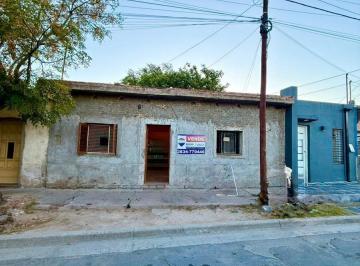Casa · 128m² · 4 Ambientes · Casa en Venta B° La Tablada