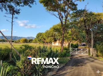 Quinta vacacional · 350m² · 6 Dormitorios · 1 Cochera · Se Vende Finca + Campo en Fray m. Esquiú Catamarca