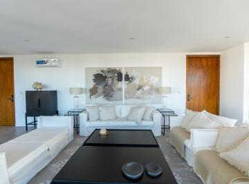 Departamento · 198m² · 5 Ambientes · Piso de Categoria en Venta La Plata Plaza Olazabal