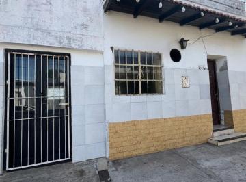 Casa · 63m² · 4 Ambientes · Casa en Venta a Restaurar o Demoler
