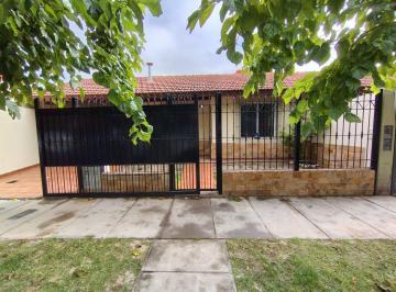 Casa · 150m² · 4 Ambientes · 2 Cocheras · Se Vende Casa Apta Crédito en Lujan, mendoza