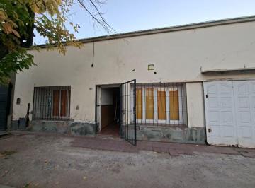 Casa · 138m² · 5 Ambientes · 2 Cocheras · Casa en Venta a Reciclar – Dorrego, Guaymallén