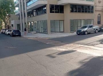 Local comercial · 96m² · Local Comercial 96 m en Edificio Premium, Concordia