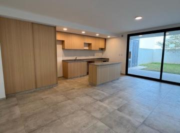 Casa · 172m² · 7 Ambientes · 2 Cocheras · Casa en Venta 3 Dorm. 3 Baños con Patio Parrilla Seguridad 24 Hs